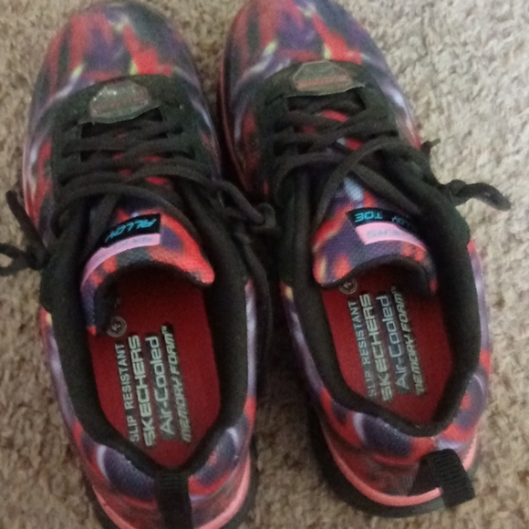 Skechers Alloy Toe slip resistance light weight - Picture 4 of 4